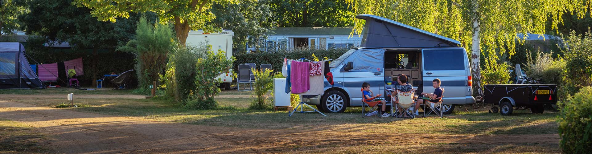 emplacement camping étang